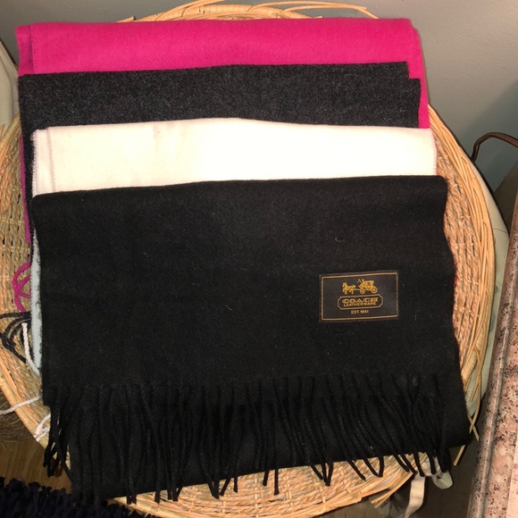 Coach Wool Scarf 🧣 Black Color - Picture 1 of 2